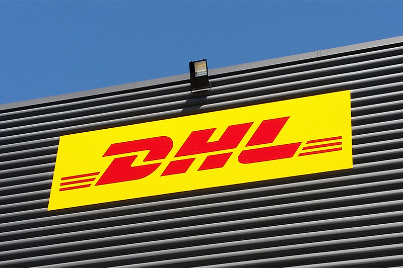 textes et fond adhésif sur panneau en dibond