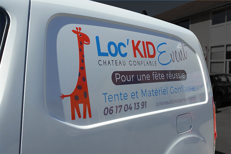 Découpe textes impression numérique + plastification polymère