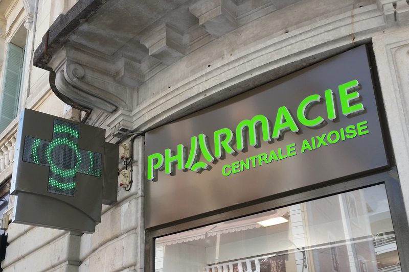 Enseigne lumineuse lettres en relief éclairage leds, pose pour SGIV