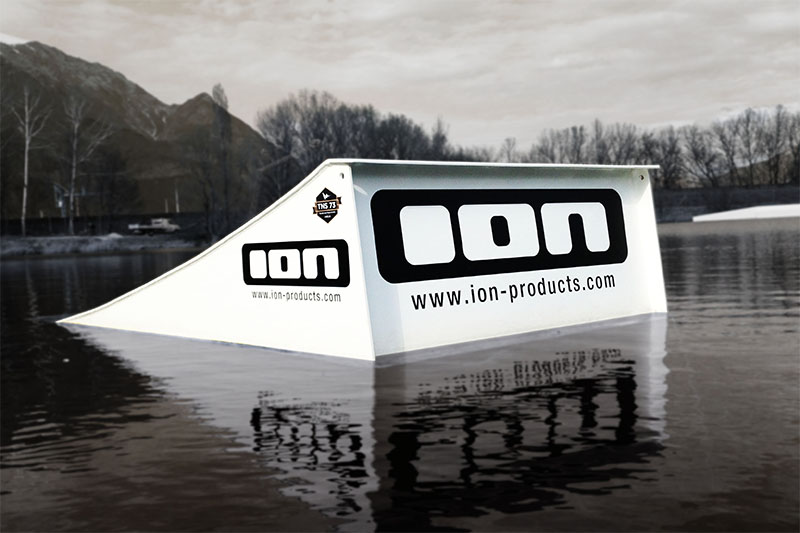 Lettres adhésives sur tremplin