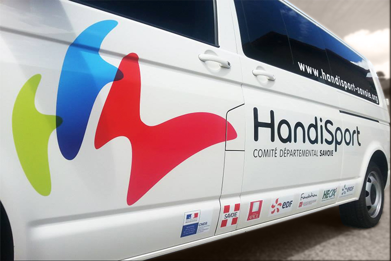 Impression numérique + plus lettrage adhésif haute qualité