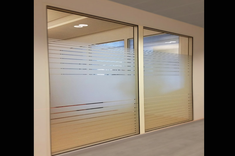 Semi découpe adhésif dépoli