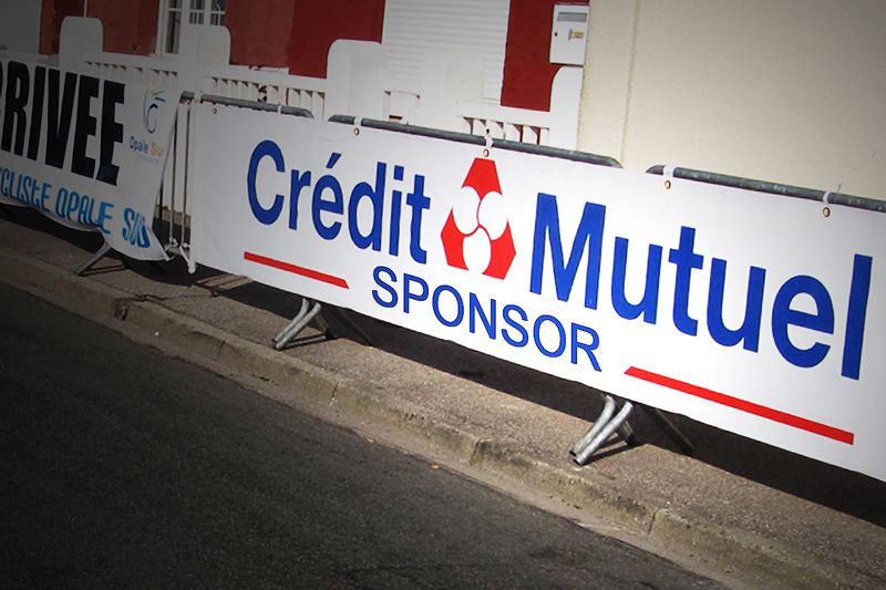 Bâche PVC avec oeuillets