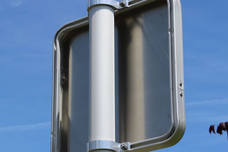 Panneau de signalisation rail 30mm face aluminium prélaquée blanc